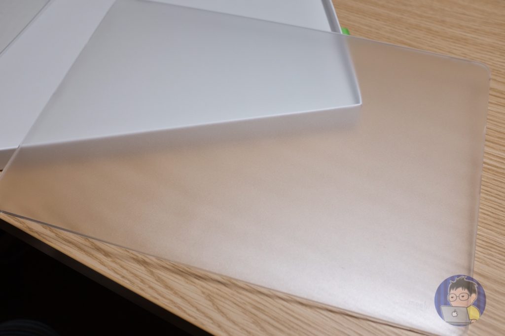 15インチ MacBook Proに「moshi」のハードシェルケースを装着致しました