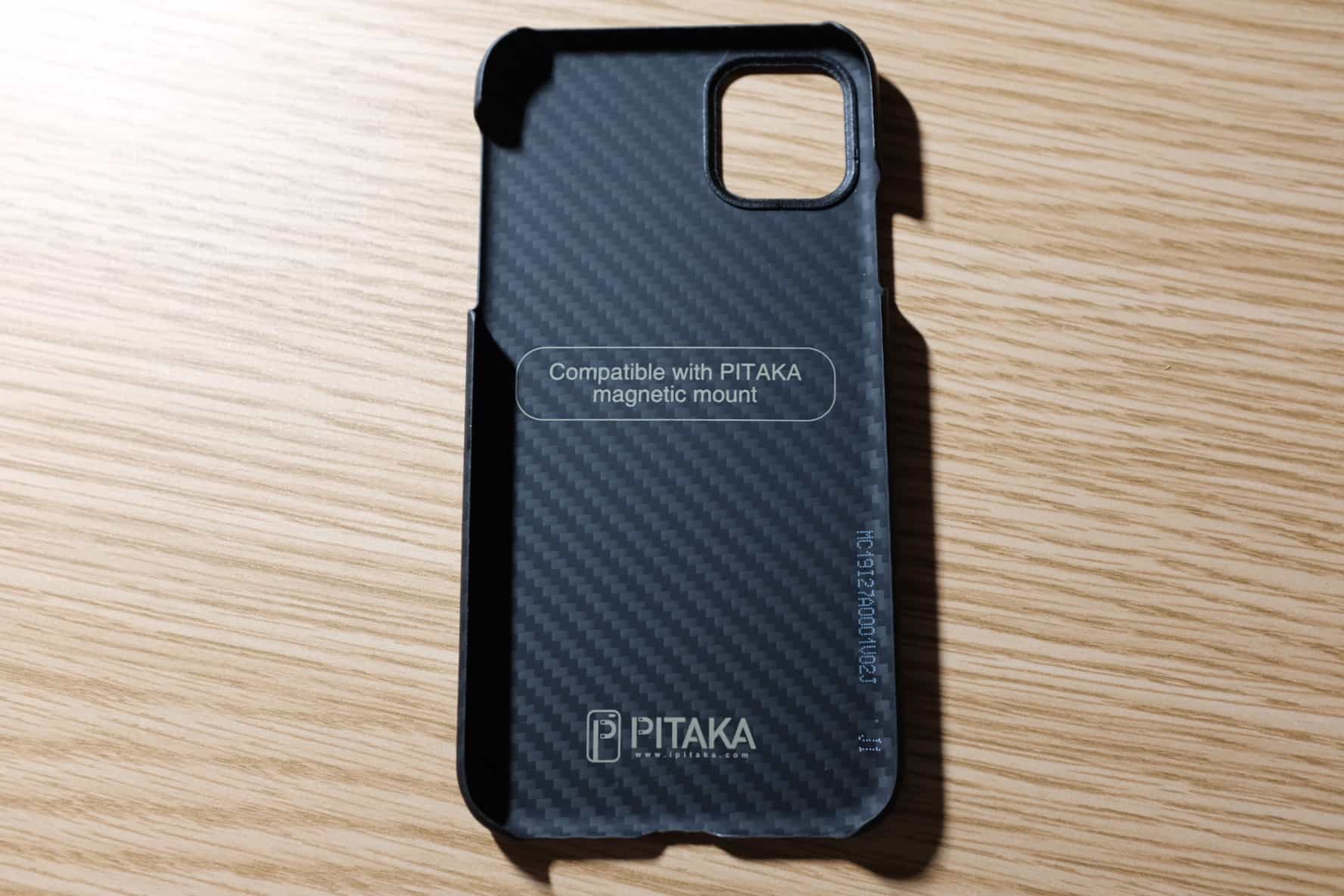 極薄！iPhone 11 用にアラミド繊維「PITAKA」のケースを購入しました