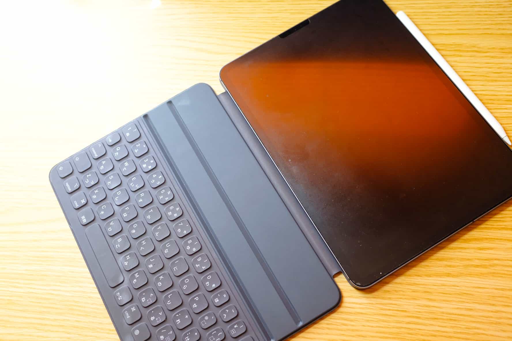 iPadって裸で使ってこそ最強のタブレットなんじゃないの？