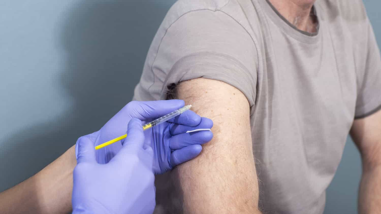 2回目のワクチンを打ってから12時間ほど経過。腕に痛みを感じる