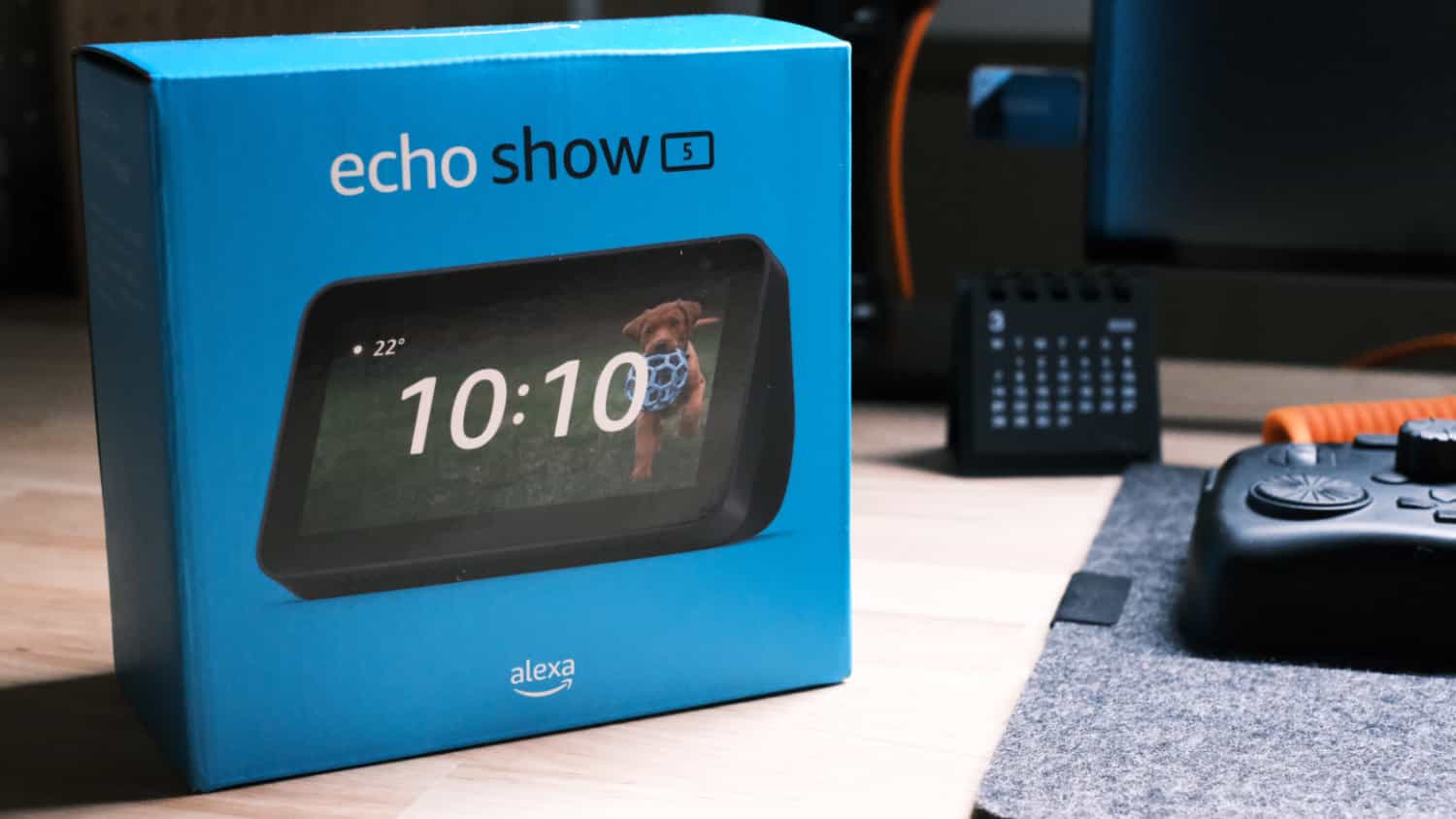 【レビュー】デスクに高性能置き時計が欲しかったので「Echo Show5」を購入しました
