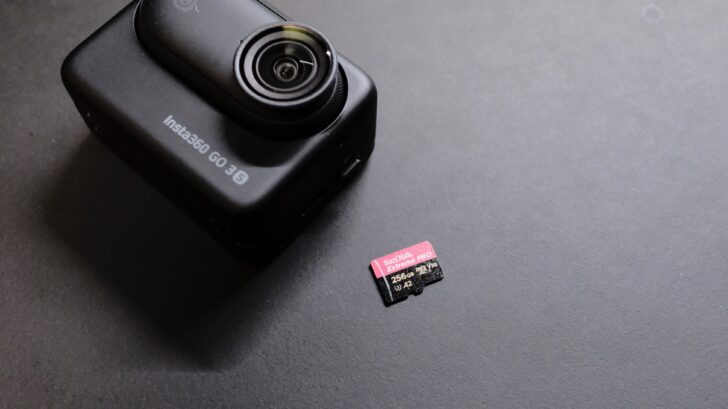 microSDカードでもいいから対応してほしい