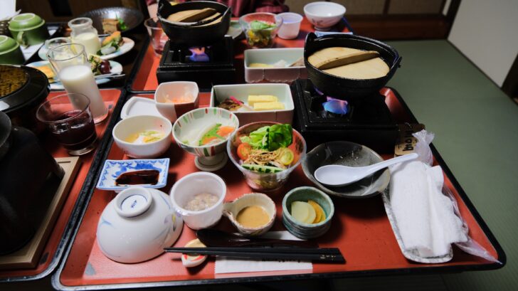 朝食