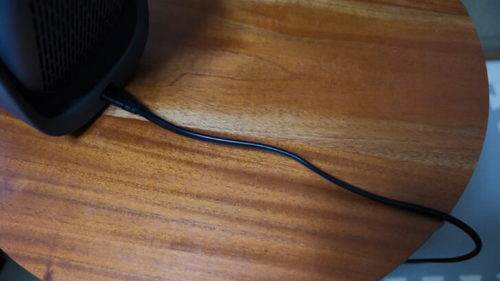 電源ケーブルがシンプル