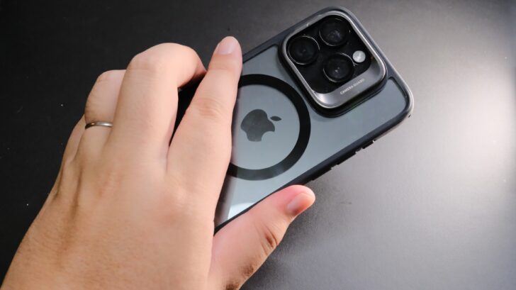 ESR iPhone 15 Pro ケース レビュー