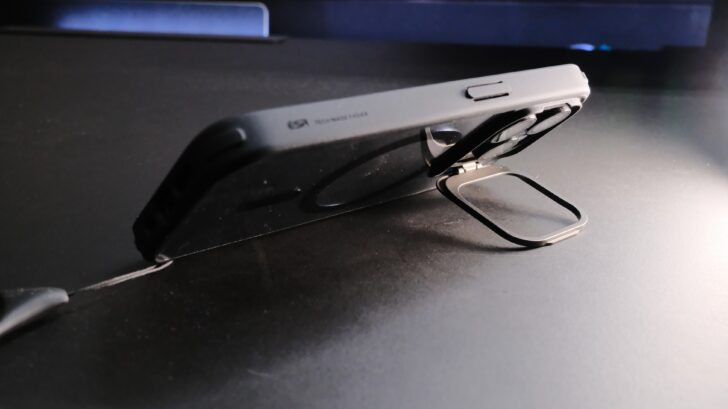 ESR iPhone 15 Pro ケース レビュー