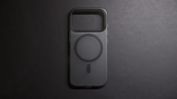 Simplism for iPhone MagSafe対応 シルキータッチケース 特徴