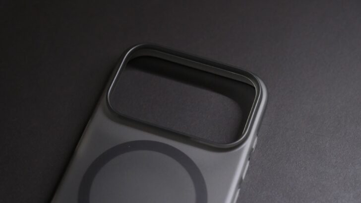Simplism for iPhone MagSafe対応 シルキータッチケース 特徴