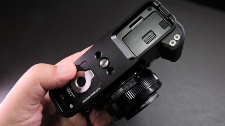 X-E5にL字グリップ・サムグリップを装着していく