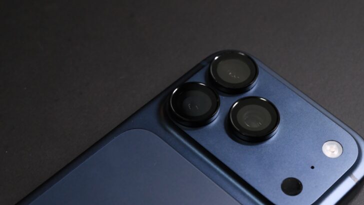 ESR iPhone 17 Pro カメラレンズフィルム レビュー