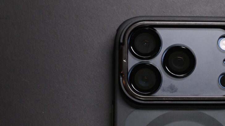 ESR iPhone 17 Pro カメラレンズフィルム 気になるところ