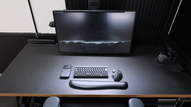 デスク全体をチェック