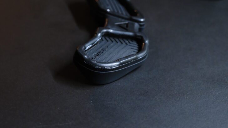 アロンアルファで接着しました