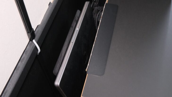 デスク下アイテム