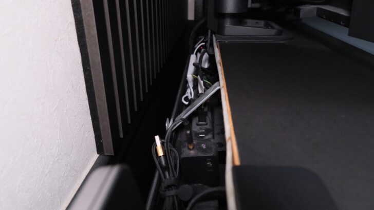 デスク下アイテム