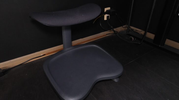 デスク下アイテム