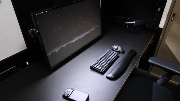 究極のシンプルデスクになるか