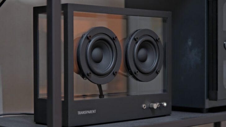 SMALL TRANSPARENT SPEAKER