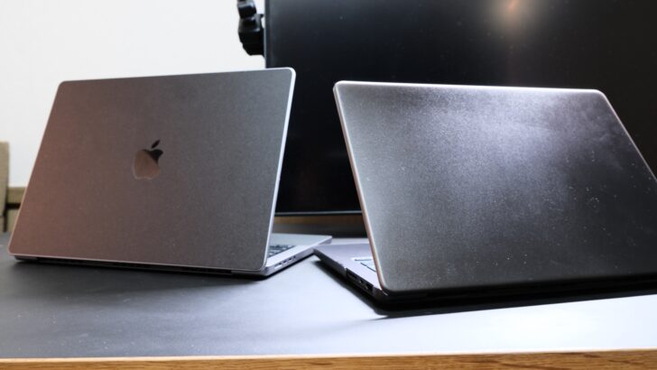 数グラム極薄ケース登場を待っている