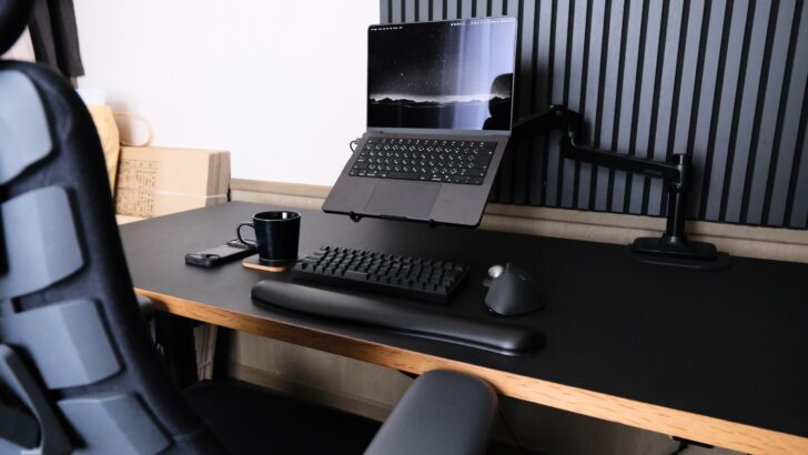 ミニマムなデスクでいいんじゃないか